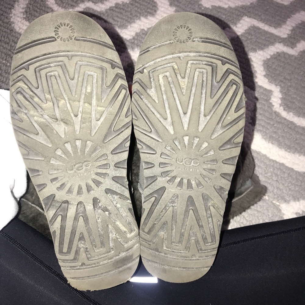 Bailey Button Uggs - image 6